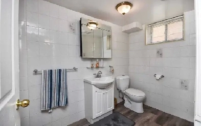 A coze 1 bedroom in Thornhll Image# 1