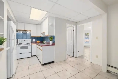 RENOVATED 2 BDRM HEART OF RICHMONDMUST SEE Image# 14