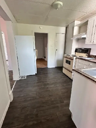 FOR RENT | LARGE 3 /4 BEDROOM HOME |$1,795/MONTH includes water| Image# 9