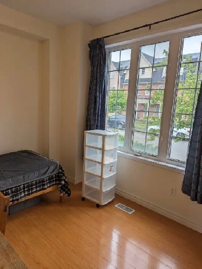 For Female Large Furnished room Parking @York University Village Image# 10