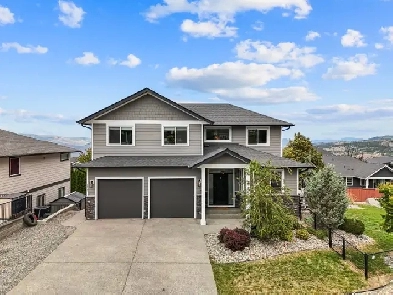 2660 Galbraith Dr. - 5 bed 4 bath home with suite! Image# 10