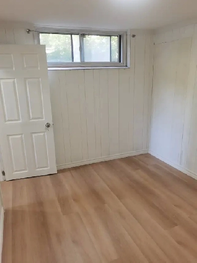 3 bedrooms basement is in the best location in Cooksville Image# 1