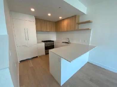 Vancouver Oakridge Air-conditioned 3 Bedrooms plus den Townhouse Image# 2