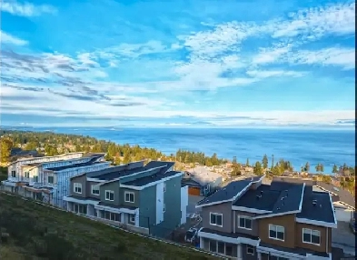 BEAUTY 1000 SF MODERN 2 BEDROOM LEGAL SUITE PANORAMIC OCEAN VIEW Image# 21