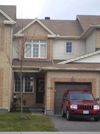 BEAUTIFUL SPACIOUS TOWNHOUSE KANATA OTTAWA AVAILABLE September 1 Image# 2