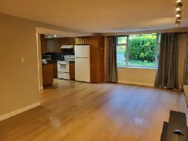 2 br   den in cambie village . 1100 sq feet Image# 3