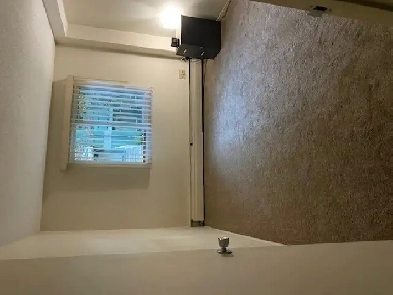 Master Bedroom For Rent SW Calgary Image# 6