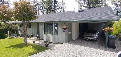 Spacious Updated 6 Bed 3 Bath With Walkout and Large Deck! Image# 9