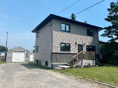 Modern New Sudbury Duplex Image# 7