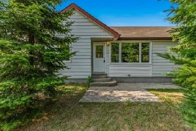 Your Next Home Awaits at 336 Tiffin Street! Image# 4
