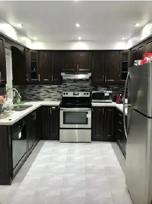 Furnished Master Bedroom   Bathroom (Mavis & Eglinton) Image# 2