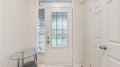 Room for in a clean house Image# 2