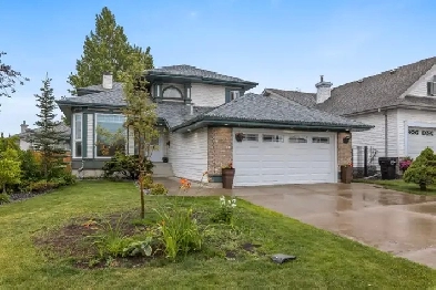 PROFESSIONALLY RENOVATED 2 STOREY IN TWIN BROOKS! Image# 6