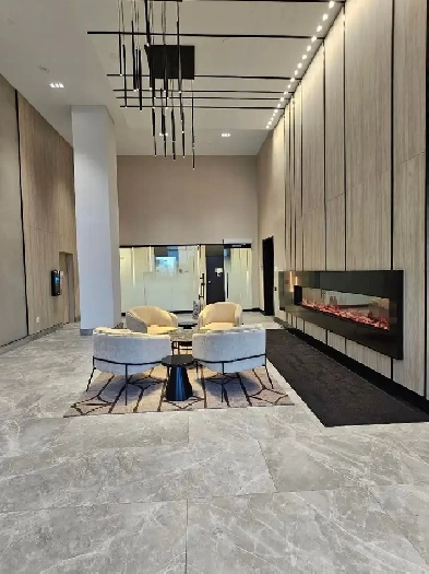 1 Bdrm   Den Luxury Condo for Lease Near Shoppers World Image# 7