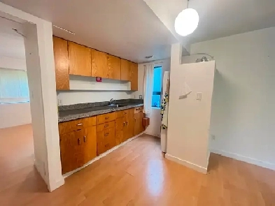 Vancouver Dunbar 1 bedroom 1 bathroom Ground level Suite Image# 1