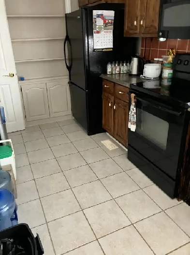 Lease starting sept 1. New house, new rooms all newly furnished Image# 6