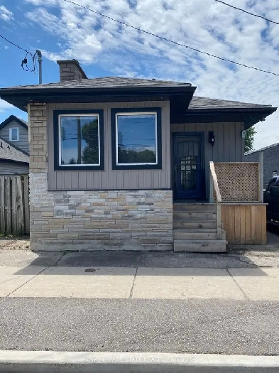 Nicley renovated lower suite in Normanhurst, Hamilton Image# 5