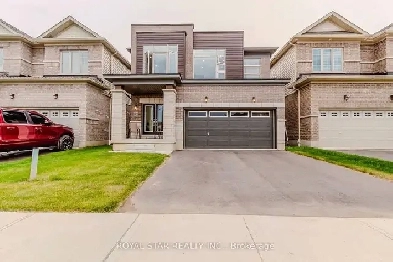 A Beautifully Designed Modern Home Image# 2