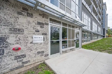 FULLY FURNISHED 2 BEDROOM / 1 BATH IN WATERLOO FOR RENT. Image# 1