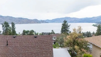 Family Home with Lake View For Sale in Peachland Image# 1