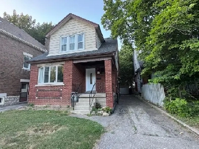 6/7-bedroom house Available–Aug/Sep 2025–Aug 26 -  McMaster Univ Image# 7