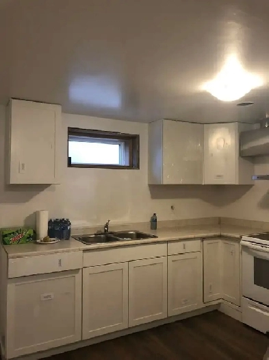 2 BEDS, 1 FULL BATH - LEGAL BASEMENT SUITE Image# 8