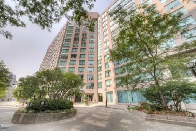 Yonge/Bloor: Furnished luxury 1 bedroom   den apartment Image# 8