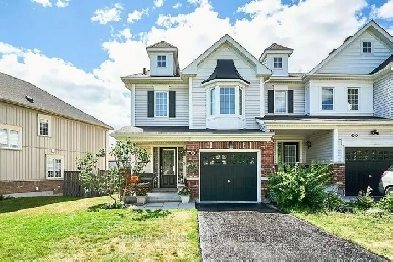 Bright and Spacious 3 Bdrm Freehold End Unit Townhouse for Sale! Image# 1