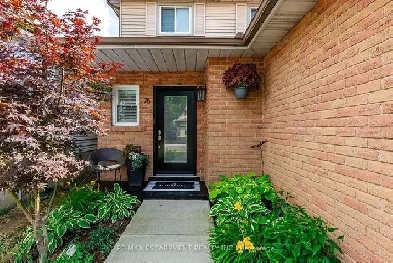5-Bedroom Home in West Hamilton Mountain ! Image# 3