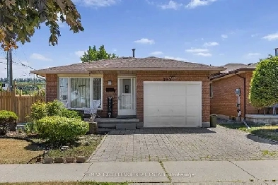Well maintained 3-level detached backsplit! Image# 4