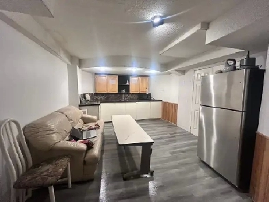 3 bedroom basement apartment BRAMALEA MALL for boys furnished Image# 2