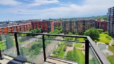 Fully Furnished 4.5 Apartment between Griffintown - Ville Marie Image# 2