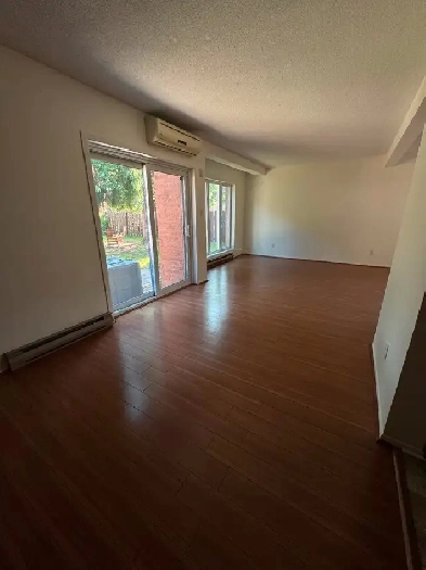 4 1/2 pour location Image# 8