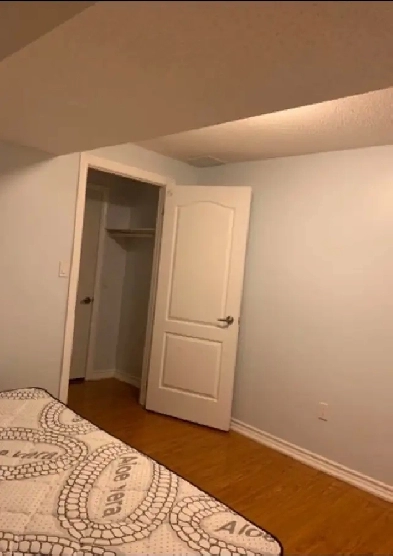 SHARED ROOM FOR RENT IN BASEMENT Image# 4