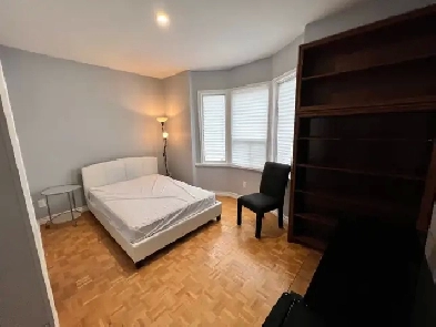 Downtown Spacious Nice Room - Own Bath Image# 5