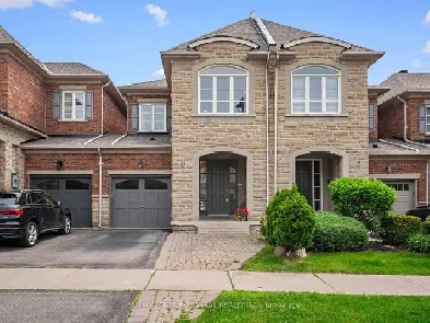 Step into this beautifully maintained family home nestled in Pat Image# 1