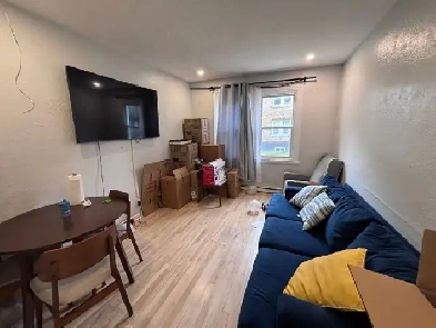 4757 Avenue Coolbrook – Stunning 2-Bed, 1 Bath in NDG, Montreal Image# 9