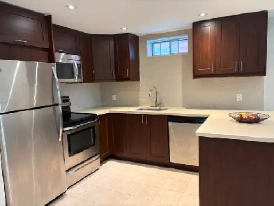 2 Bedrooms   Den lower level in Vaughan Image# 6
