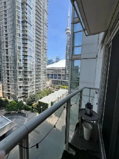 CN tower 1 bed 1 bath   parking/utilities included Image# 2