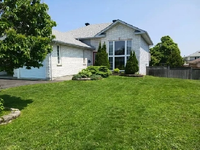 Beautiful Hanmer Home Located In Dominion Parc Image# 2