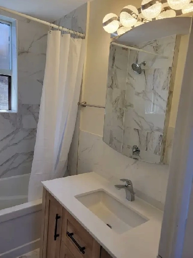 One-bedroom apartment - Corso Italia -St Clair and Lansdowne (Co Image# 3