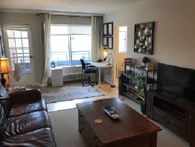 One Bedroom Apartment Close To Lake & Downtown Burlington, Aug.1 Image# 1