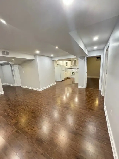 2 BEDROOM UNIT FOR RENT IN VAUGHAN WITH PARKING Image# 9