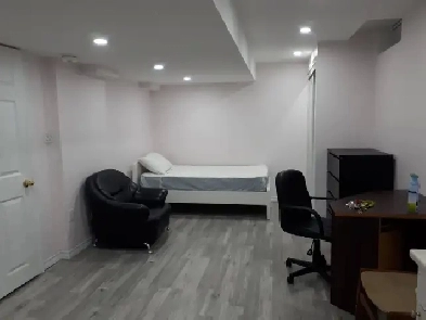 Pvt.,Beautiful AC Studio Basement for Rent in Markham-Males only Image# 2