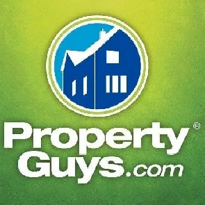 Beautifully Maintained Home in a Family-Friendly Neighbourhood! Image# 3