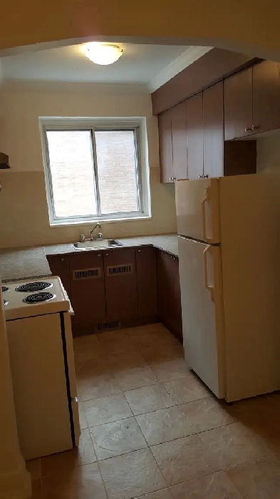 Brand new Kitchen repaint unit,polishing floor 4 ½ NDG-August Image# 5