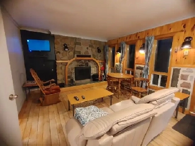 Chalet au bord de l'eau a louer Image# 11