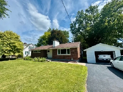 Welcome to 703 Prescott Street in the heart of Kemptville Image# 8