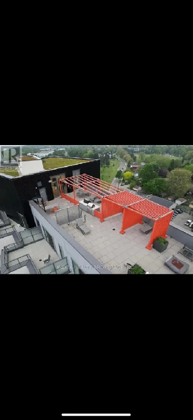 2 bed   den, kingston rd & kennedy rd Image# 1