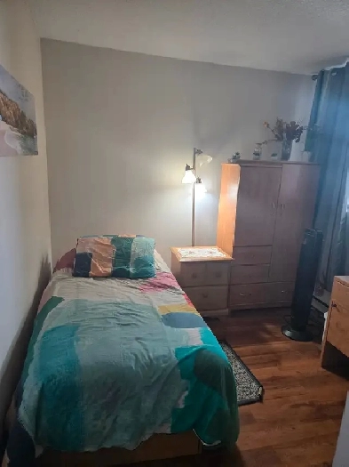 Chambre meublée à louer - 700$/mois Recherche colocataire femme Image# 3